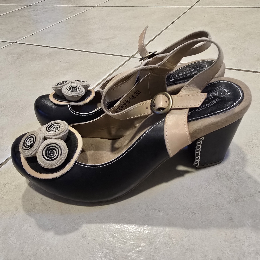 L' ARTISTE SPRING STEP ADORN-D LEATHER TWO-TONE PLATFORM PUMP SZ 8